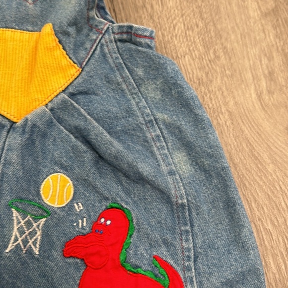 Babies Cuties by Judy Vintage 90's Basketball Dinosaur Denim Overalls Size 3-6M - Picture 4 of 7